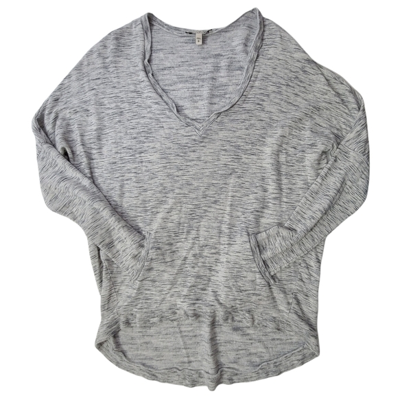 Express Long Sleeve V-Neck Relaxed Fit Hi-Lo Top with Pocket Heather Gray, Small - Picture 3 of 12